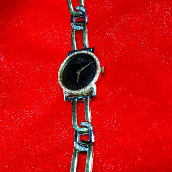 Baume and Merceir Geneve vintage watch..18k gold..... has 80pcs tiny diamonds... - Picture 3 of 16